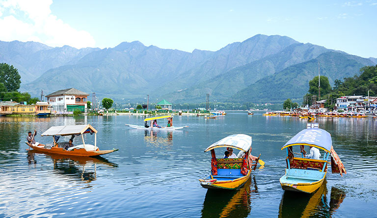 Srinagar Tour with Gulmarg and Pahalgam 4D/3N