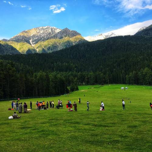 Kashmir Honeymoon Package with Pahalgam and Gulmarg 5D/4N