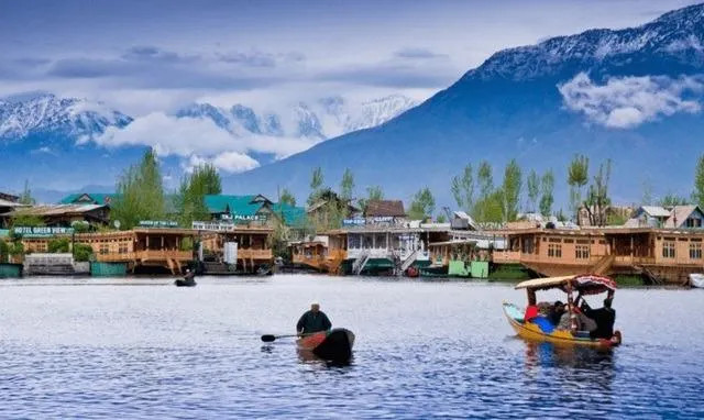 Heavenly Kashmir Escape with Deluxe Houseboat – 5N/6D